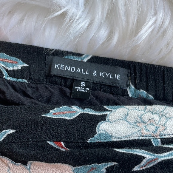 Kendall & Kylie Jenner Brand Shorts w/ Lace | S 🖤 - Picture 4 of 8